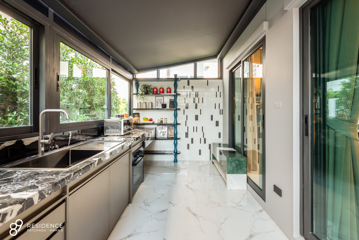 บ้านพระราม 9 เพชรบุรีตัดใหม่ RCA : ให้เช่า-ขาย บ้านหรู ทาวน์โฮมทรงอิสระ สไตล์บ้านเดี่ยว 4ชั้น 4 ห้องนอน 5 ห้องน้ำ จอดรถได้ 2คัน ในโครงการ 89 เรสซิเดนซ์ รัชดา-พระราม 9 ทำเลดี ราคาเอื้อมถึง ต่างชาติซื้อได้