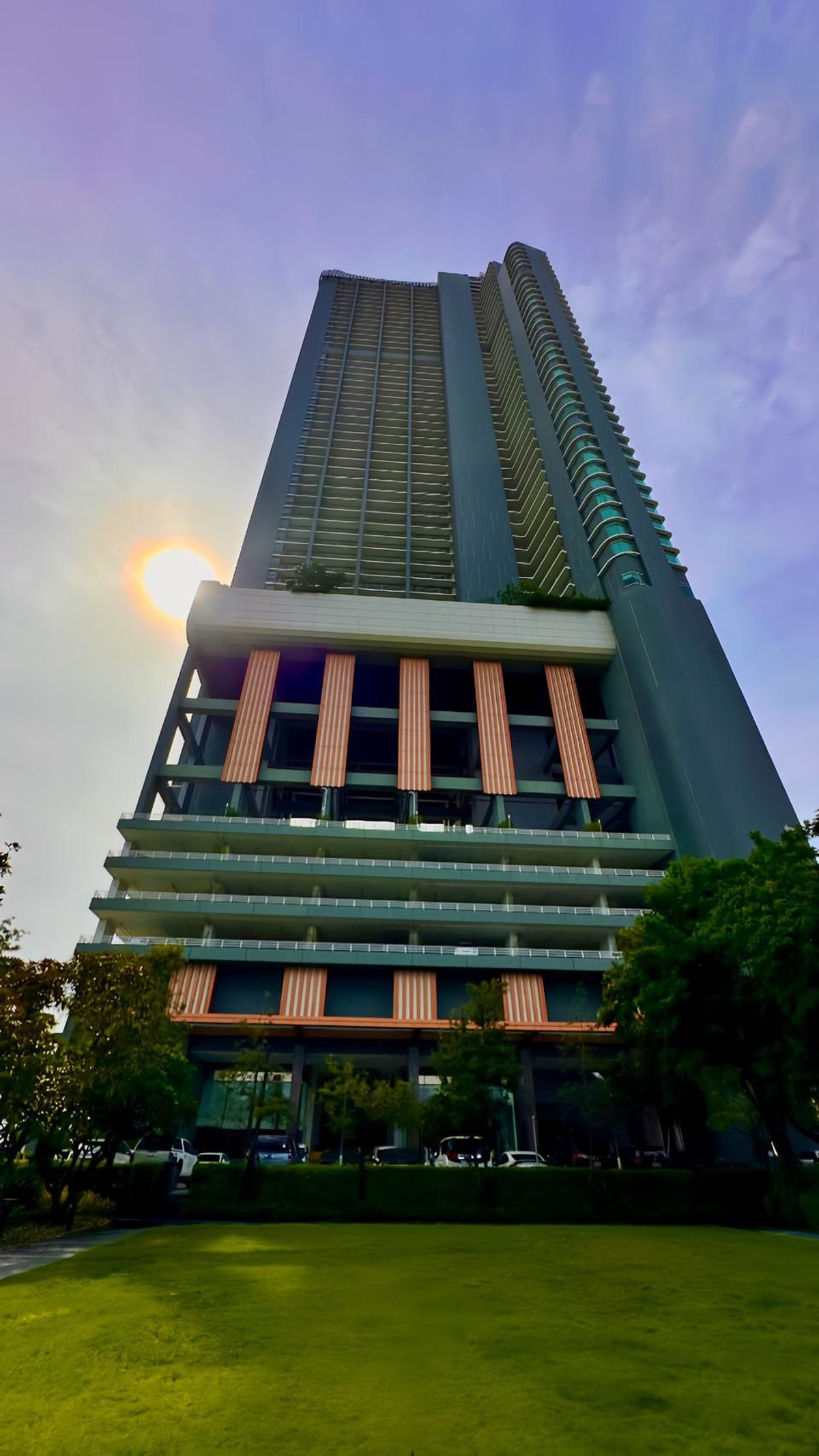 ให้เช่าคอนโดสาทร นราธิวาส : ให้เช่าคอนโด Menum Residences เฟอร์นิเจอร์ครบ (S15-30790)