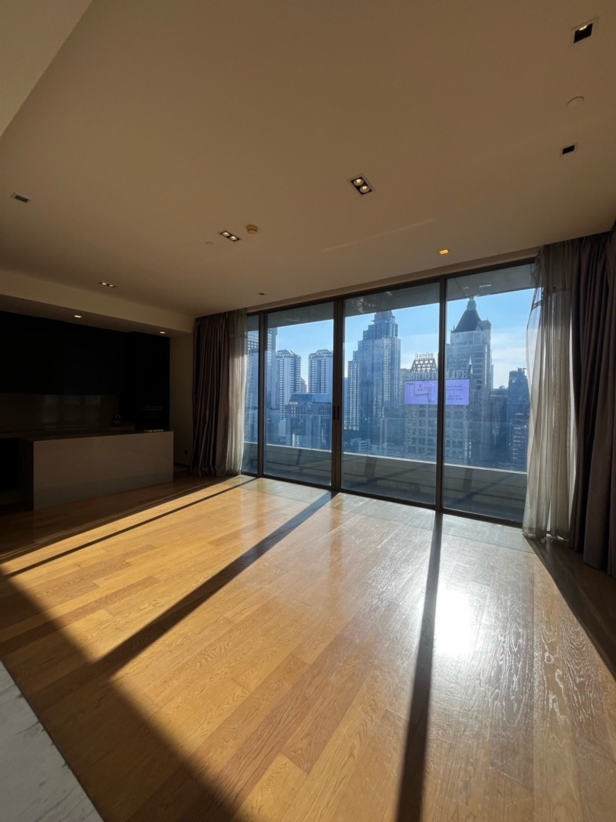 ให้เช่าคอนโดสีลม ศาลาแดง บางรัก : Saladaend one 2 bedroom duplex 80k