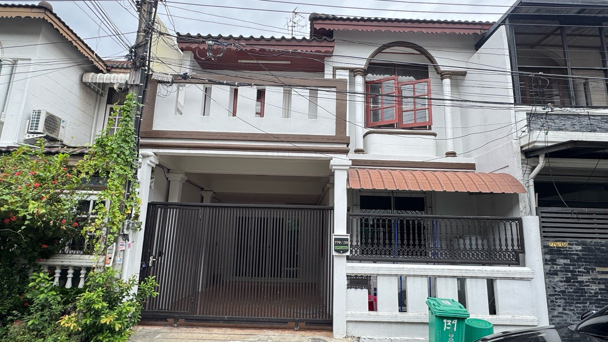 For RentHouseRatchadapisek, Huaikwang, Suttisan : 🌟Ready to move in, newly renovated townhome, Huai Khwang, 4 bedrooms, 2 bathrooms, Pracharat Bamphen🌟