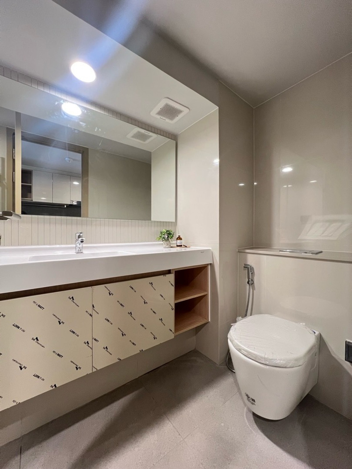 For RentCondoSiam Paragon ,Chulalongkorn,Samyan : Condo near Chula, 1 bedroom, 38 sq m., high floor, fully furnished, ready to move in, Culture Chula, near MRT Samyan 350 m., opposite the Thai Red Cross Statue. Make an appointment to see the actual room. Call 062-339-3663