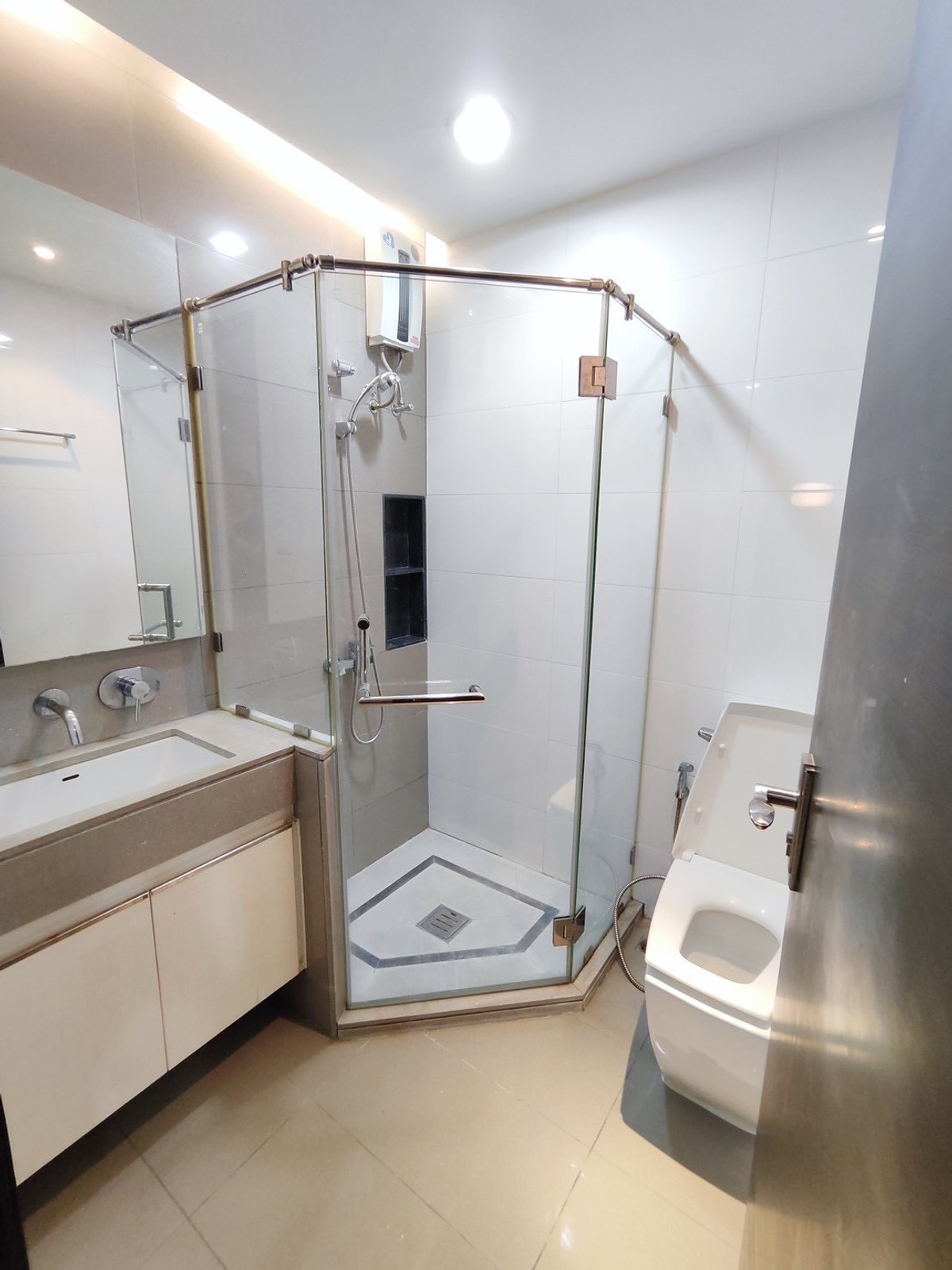 ให้เช่าคอนโดราชเทวี พญาไท : ให้ เช่า ด่วน 2ห้องนอน 2ห้องน้ำ The Address Phathumwan ดิ แอดเดรส ปทุมวัน (ห้องแต่งใหม่)