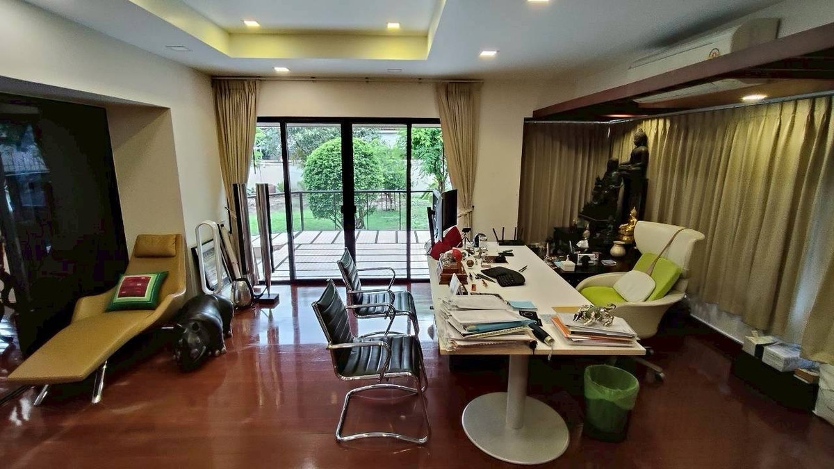 ให้เช่าบ้านพัฒนาการ ศรีนครินทร์ : 🏡 ให้เช่าบ้านเดี่ยวหลังใหญ่ – ซอยกรุงเทพกรีฑา 8เหมาะสำหรับพักอาศัยหรือทำ โฮมออฟฟิศบนพื้นที่ใหญ่ถึง 1 ไร่ พื้นที่ใช้สอยกว้างขวาง