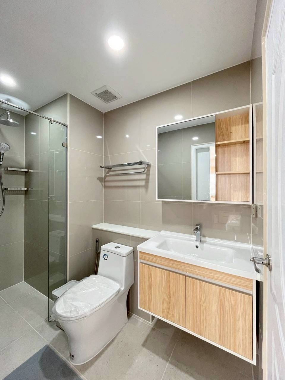 For RentCondoSiam Paragon ,Chulalongkorn,Samyan : Minimal Style // New Room Baan Kasemsan1  1bed 46 Sqm Fullyfurnish 25,000-