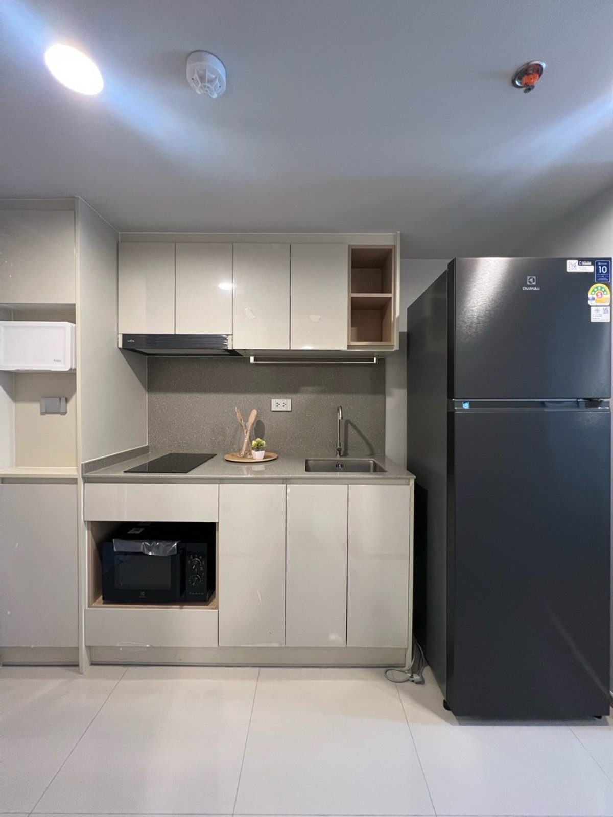 For RentCondoSiam Paragon ,Chulalongkorn,Samyan : Condo near Chula, 1 bedroom, 38 sq m., high floor, fully furnished, ready to move in, Culture Chula, near MRT Samyan 350 m., opposite the Thai Red Cross Statue. Make an appointment to see the actual room. Call 062-339-3663