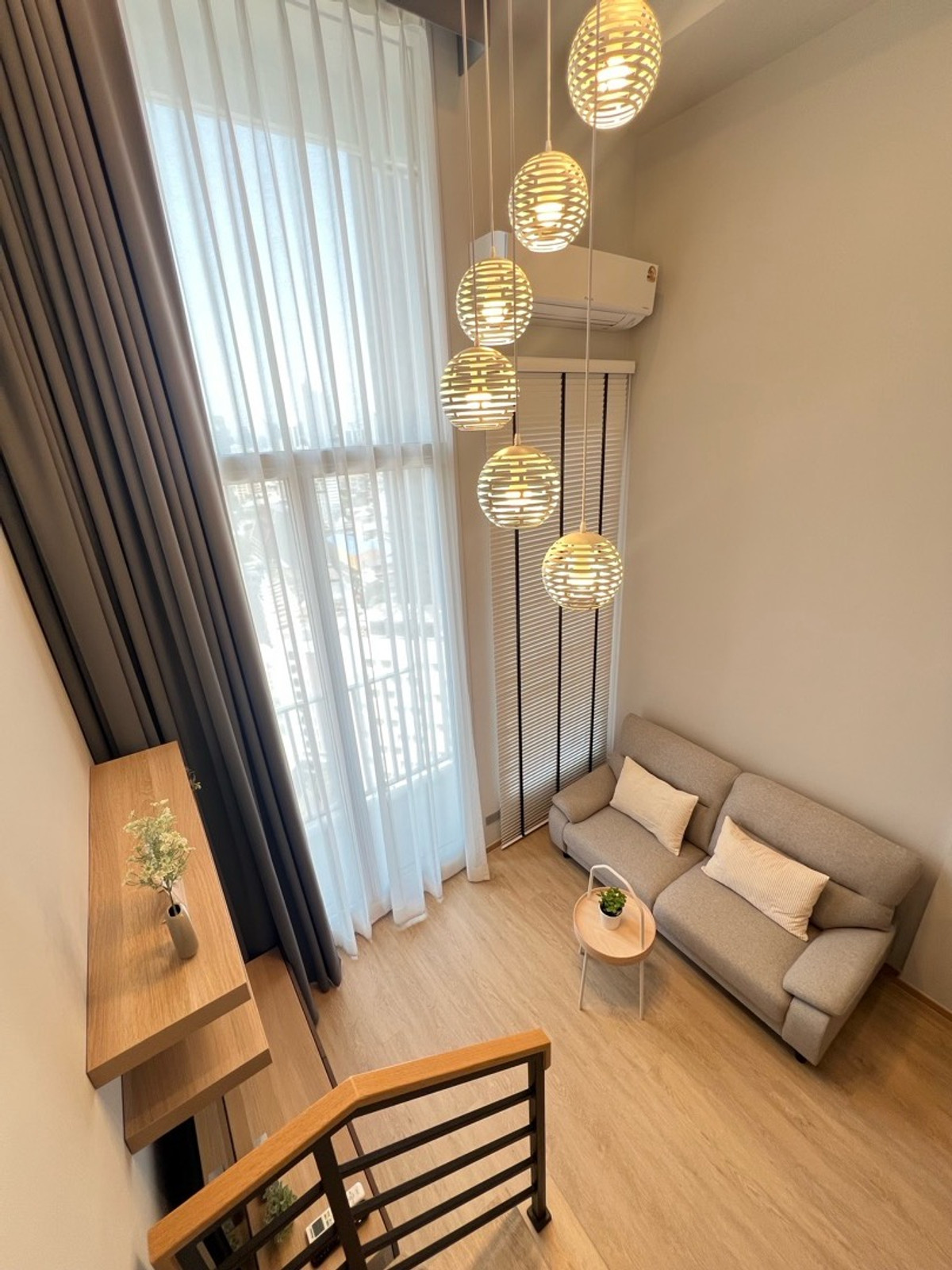 For RentCondoSiam Paragon ,Chulalongkorn,Samyan : Condo near Chula, 1 bedroom, 38 sq m., high floor, fully furnished, ready to move in, Culture Chula, near MRT Samyan 350 m., opposite the Thai Red Cross Statue. Make an appointment to see the actual room. Call 062-339-3663