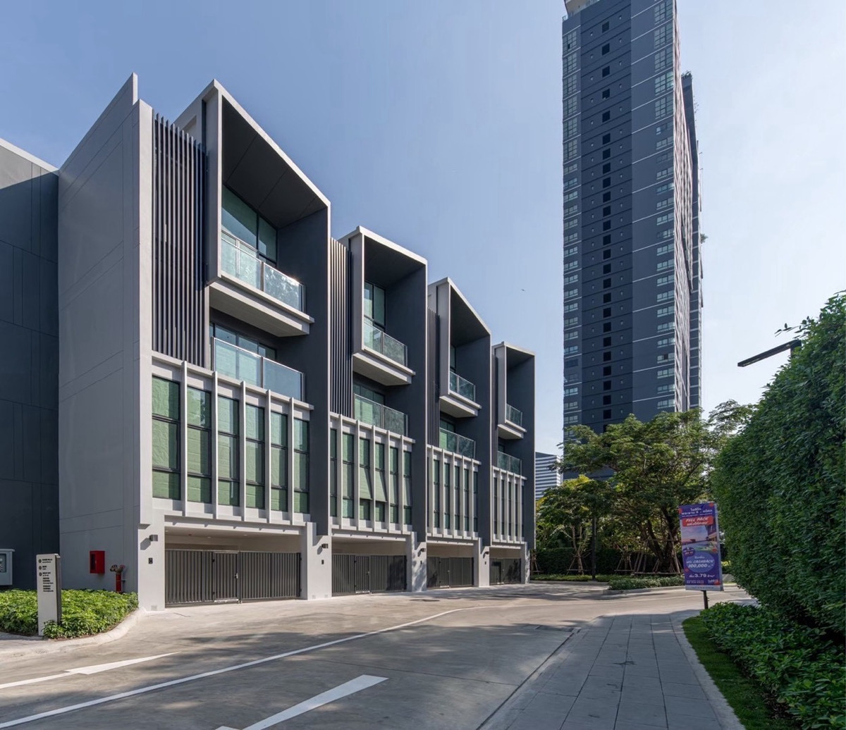 ขายทาวน์โฮมพระราม 9 เพชรบุรีตัดใหม่ RCA : Town Villa @ Ideo Rama 9 – Asoke | ใกล้ MRT พระราม 9 ระยะเดิน 350 เมตร | 082-4499822