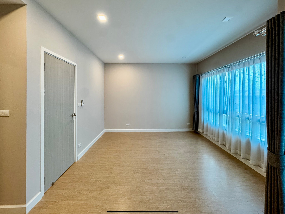 For SaleTownhomeNawamin, Ramindra : For Sale: Modern 3-Storey Townhome | Fully Extended, Like-New Condition | 4 Bedrooms | Prime Location Near Expressway