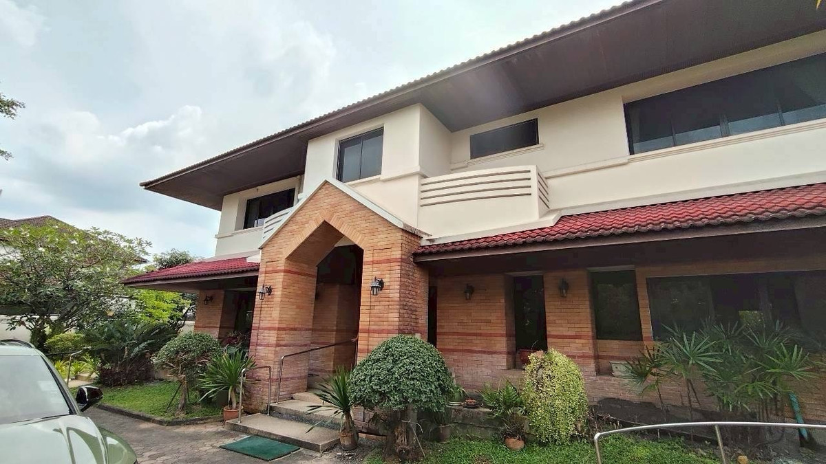 ให้เช่าบ้านพัฒนาการ ศรีนครินทร์ : 🏡 ให้เช่าบ้านเดี่ยวหลังใหญ่ – ซอยกรุงเทพกรีฑา 8เหมาะสำหรับพักอาศัยหรือทำ โฮมออฟฟิศบนพื้นที่ใหญ่ถึง 1 ไร่ พื้นที่ใช้สอยกว้างขวาง