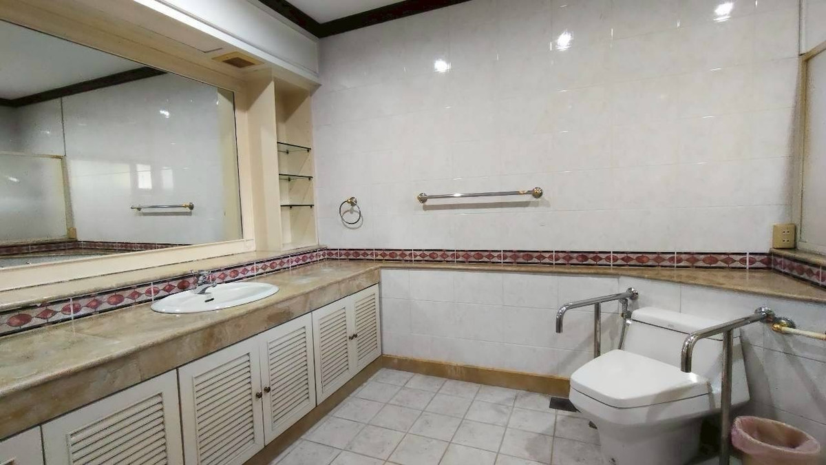 ให้เช่าบ้านพัฒนาการ ศรีนครินทร์ : 🏡 ให้เช่าบ้านเดี่ยวหลังใหญ่ – ซอยกรุงเทพกรีฑา 8เหมาะสำหรับพักอาศัยหรือทำ โฮมออฟฟิศบนพื้นที่ใหญ่ถึง 1 ไร่ พื้นที่ใช้สอยกว้างขวาง