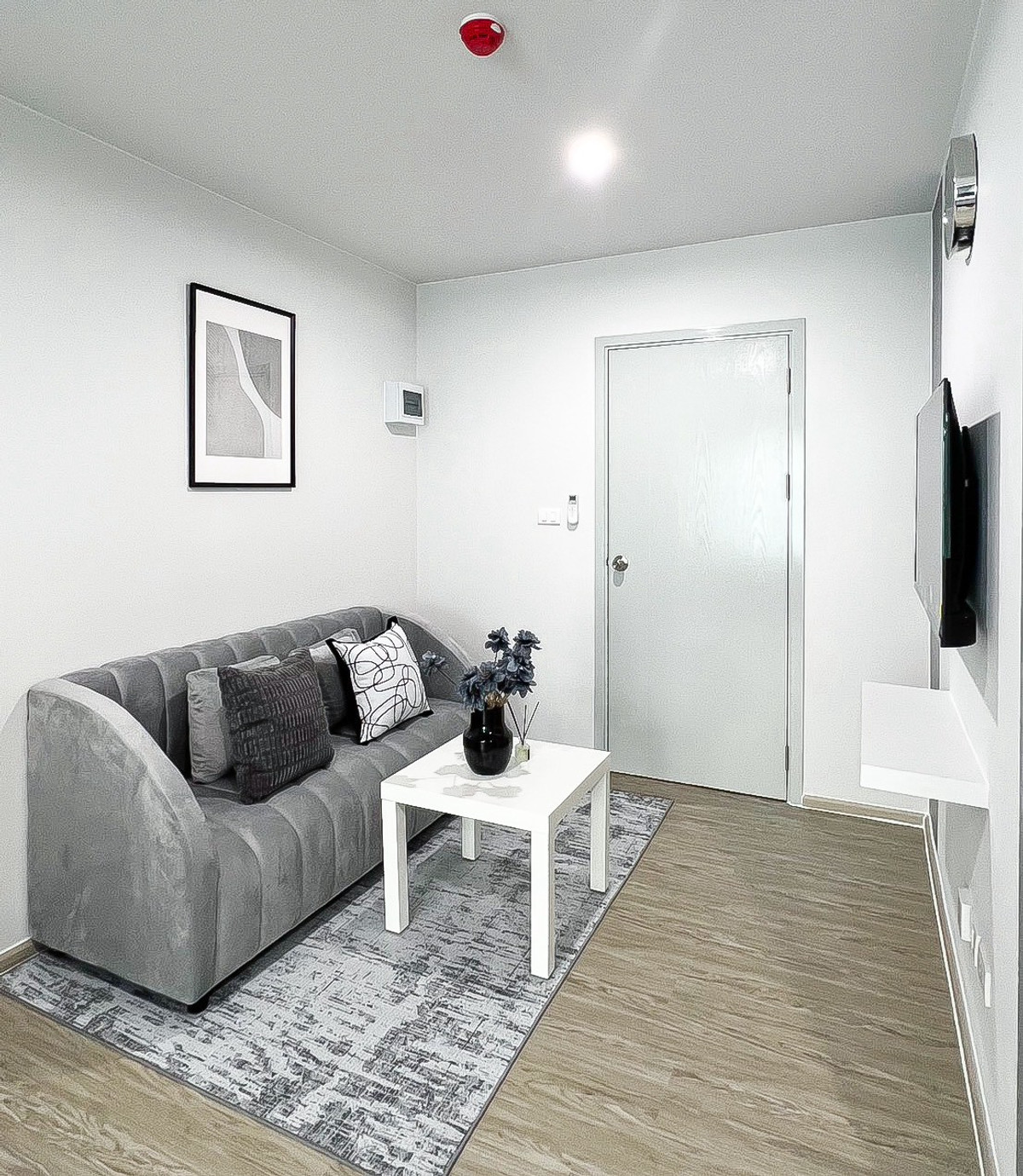 For RentCondoBangna, Bearing, Lasalle : Regent Home Bangna (Regent Home Bangna) 1 bedroom, 1 bathroom, size 28 sq m, 25th floor, Building B, rental price 11000 baht per month.