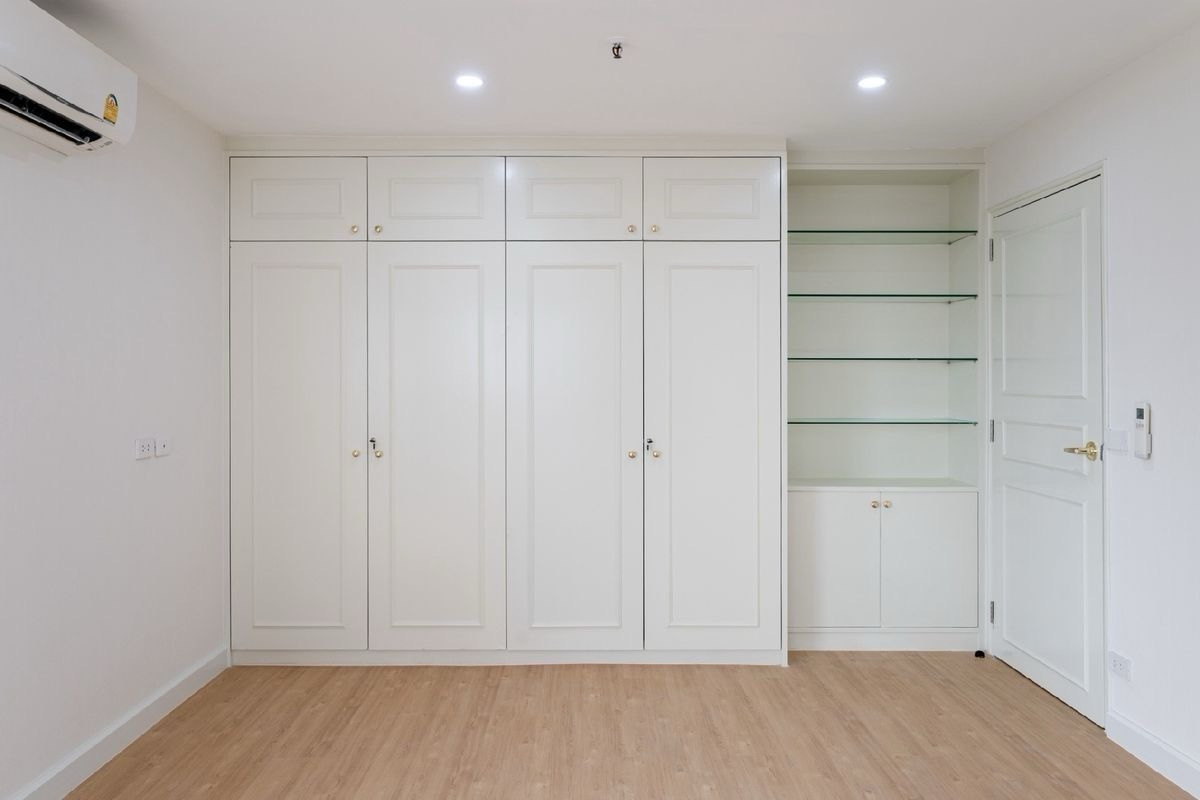 ขายคอนโดสุขุมวิท อโศก ทองหล่อ : 📢👇 เพนท์เฮ้าส์ ตกแต่งใหม่ทั้งระบบ ขนาดกว้างใจกลางอโศก เดินทางสะดวกที่สุด ทั้ง BTS และ MRT เหมาะทั้งสำหรับอยู่อาศัยเองและนักลงทุน เนื่องจากมีความต้องการเช่าสูง