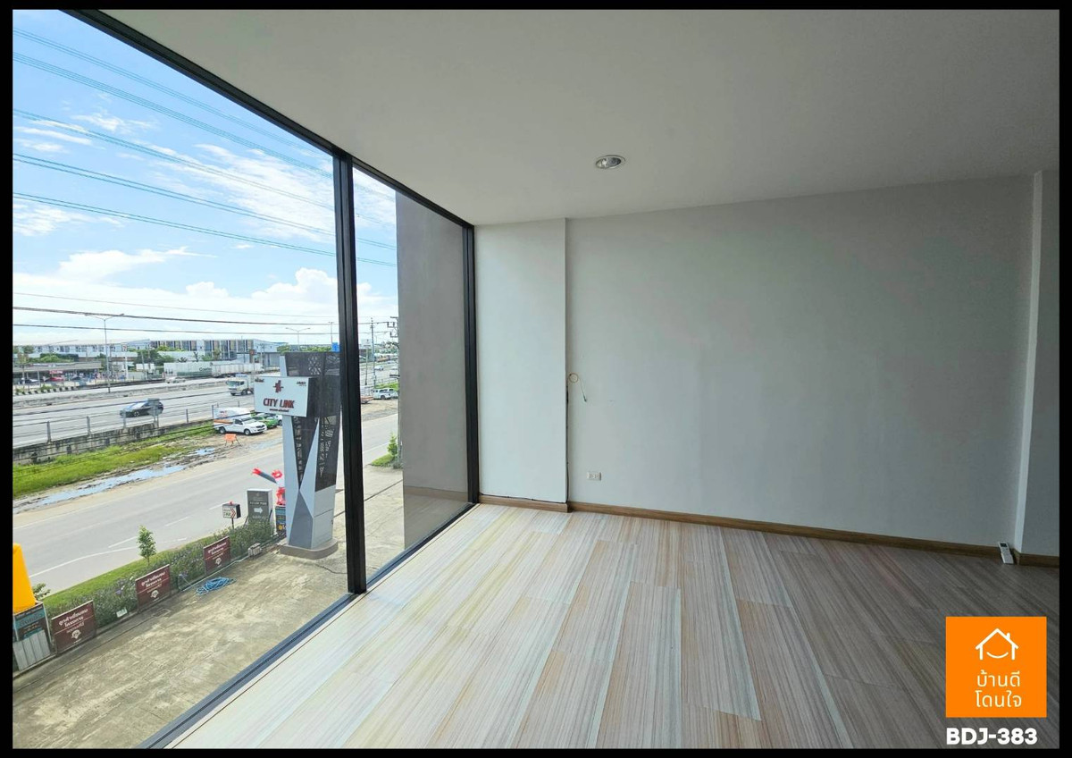 Home OfficePattanakan, Srinakarin : (Sell/Rent) Prime location for doing business HomeOffice City Link Rama 9-Srinakarin (17.9 sq m.) 3 bedrooms, 3 bathrooms, along Kanchana parallel road.