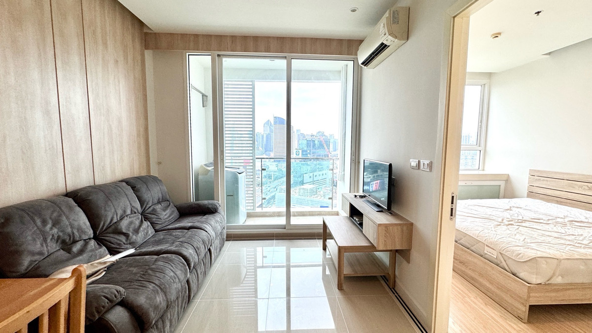 For RentCondoRama9, Petchburi, RCA : ✅ ห้องว่างพร้อมอยู่ ✅คอนโดT.C.Green rama9 อาคารC ชั้น 21โปร่ง วิวโล่ง 40sq.m.
