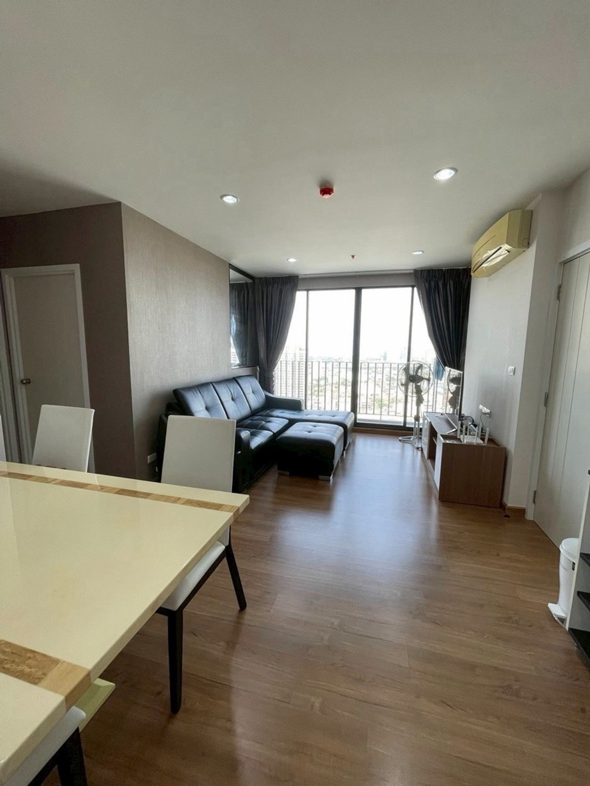 ให้เช่าคอนโดบางซื่อ วงศ์สว่าง เตาปูน : For Rent ▲ The Tree Interchange ▲ 23K | 2 Bedrooms 2 Bathrooms | 64 sq.m. | Floor 30+