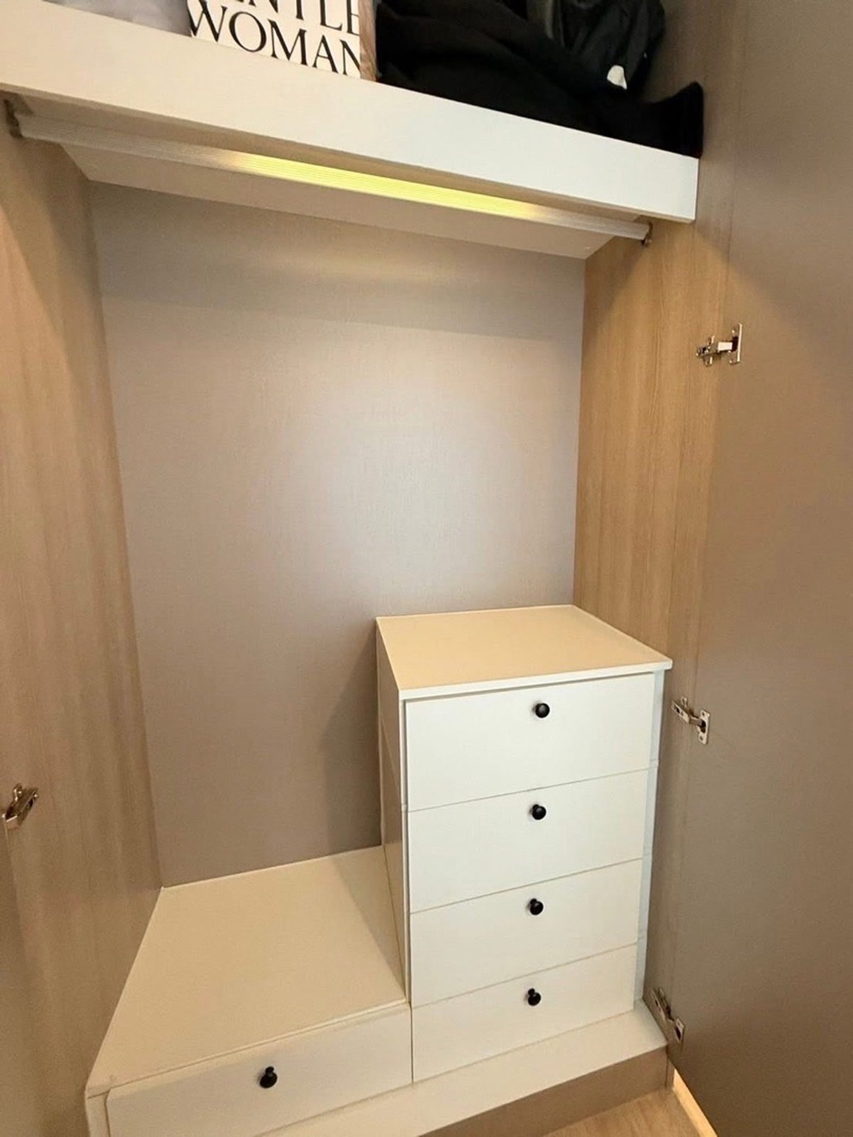 For RentCondoKasetsart, Ratchayothin : For rent, Elio Del Moss, Soi Phahonyothin 34, 1bed plus (2 bedrooms), near food sources, near BTS Senanikom 700 m., there is a shuttle, near Kasetsart University**TEL: 0863649888 / LINE: @751paggb