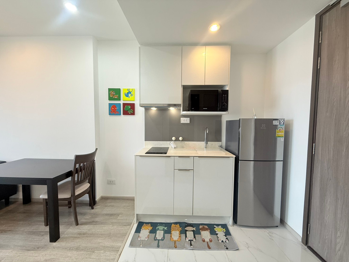 For RentCondoOnnut, Udomsuk : Rare unit at Ideo Mobi 66 💙 High floor with a stunning city view 🌆 Only 18,000 THB, ready to move in!