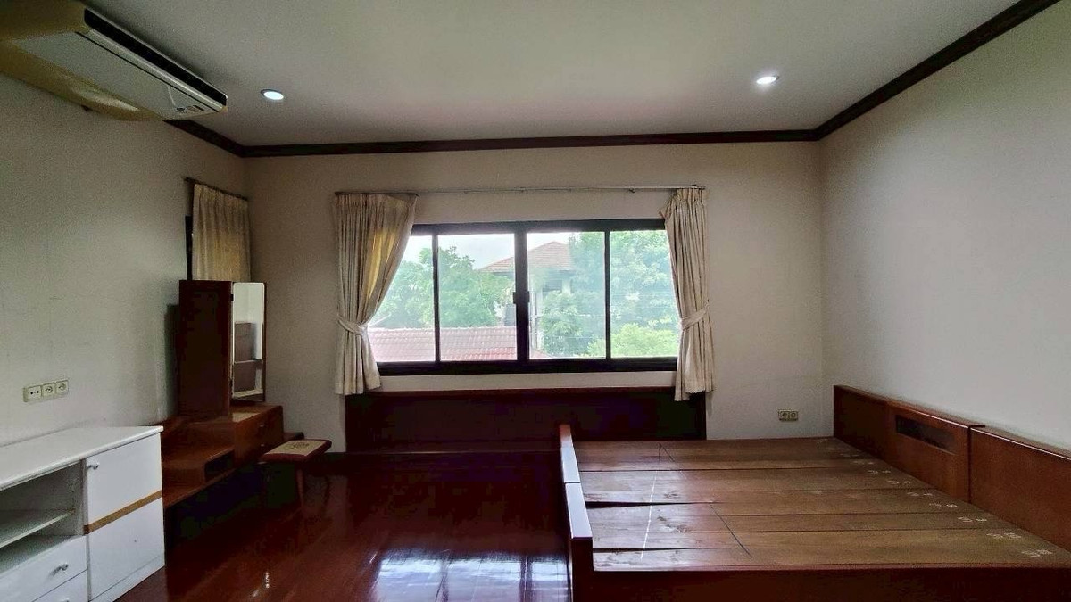 ให้เช่าบ้านพัฒนาการ ศรีนครินทร์ : 🏡 ให้เช่าบ้านเดี่ยวหลังใหญ่ – ซอยกรุงเทพกรีฑา 8เหมาะสำหรับพักอาศัยหรือทำ โฮมออฟฟิศบนพื้นที่ใหญ่ถึง 1 ไร่ พื้นที่ใช้สอยกว้างขวาง