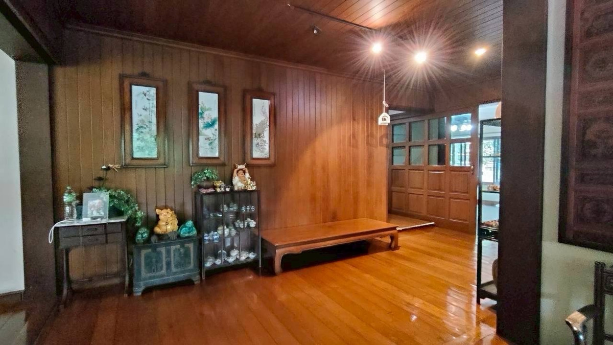 ให้เช่าบ้านพัฒนาการ ศรีนครินทร์ : 🏡 ให้เช่าบ้านเดี่ยวหลังใหญ่ – ซอยกรุงเทพกรีฑา 8เหมาะสำหรับพักอาศัยหรือทำ โฮมออฟฟิศบนพื้นที่ใหญ่ถึง 1 ไร่ พื้นที่ใช้สอยกว้างขวาง