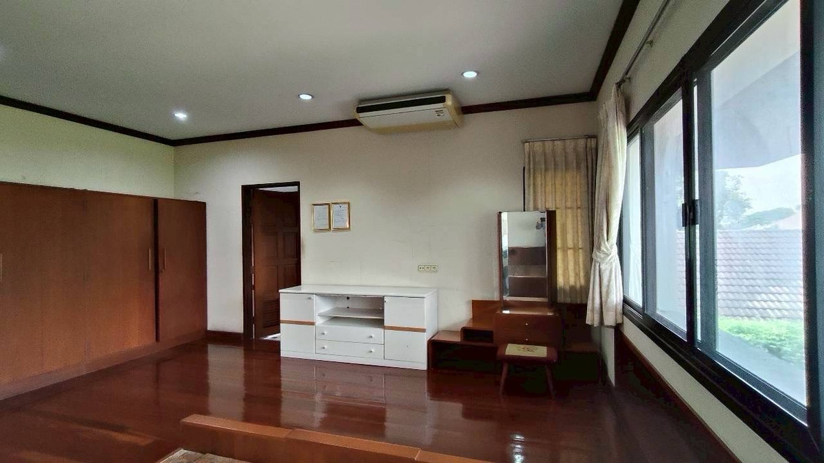 ให้เช่าบ้านพัฒนาการ ศรีนครินทร์ : 🏡 ให้เช่าบ้านเดี่ยวหลังใหญ่ – ซอยกรุงเทพกรีฑา 8เหมาะสำหรับพักอาศัยหรือทำ โฮมออฟฟิศบนพื้นที่ใหญ่ถึง 1 ไร่ พื้นที่ใช้สอยกว้างขวาง