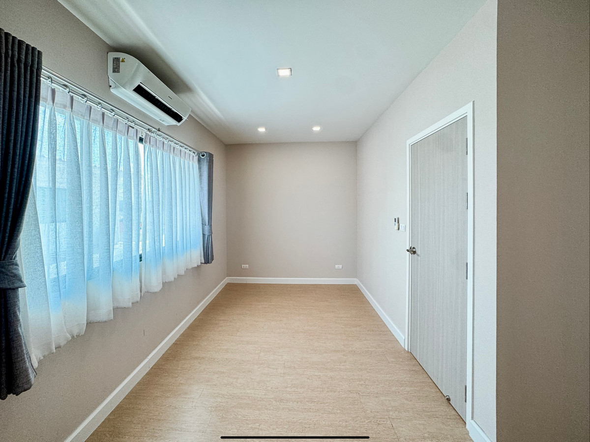 For SaleTownhomeNawamin, Ramindra : For Sale: Modern 3-Storey Townhome | Fully Extended, Like-New Condition | 4 Bedrooms | Prime Location Near Expressway