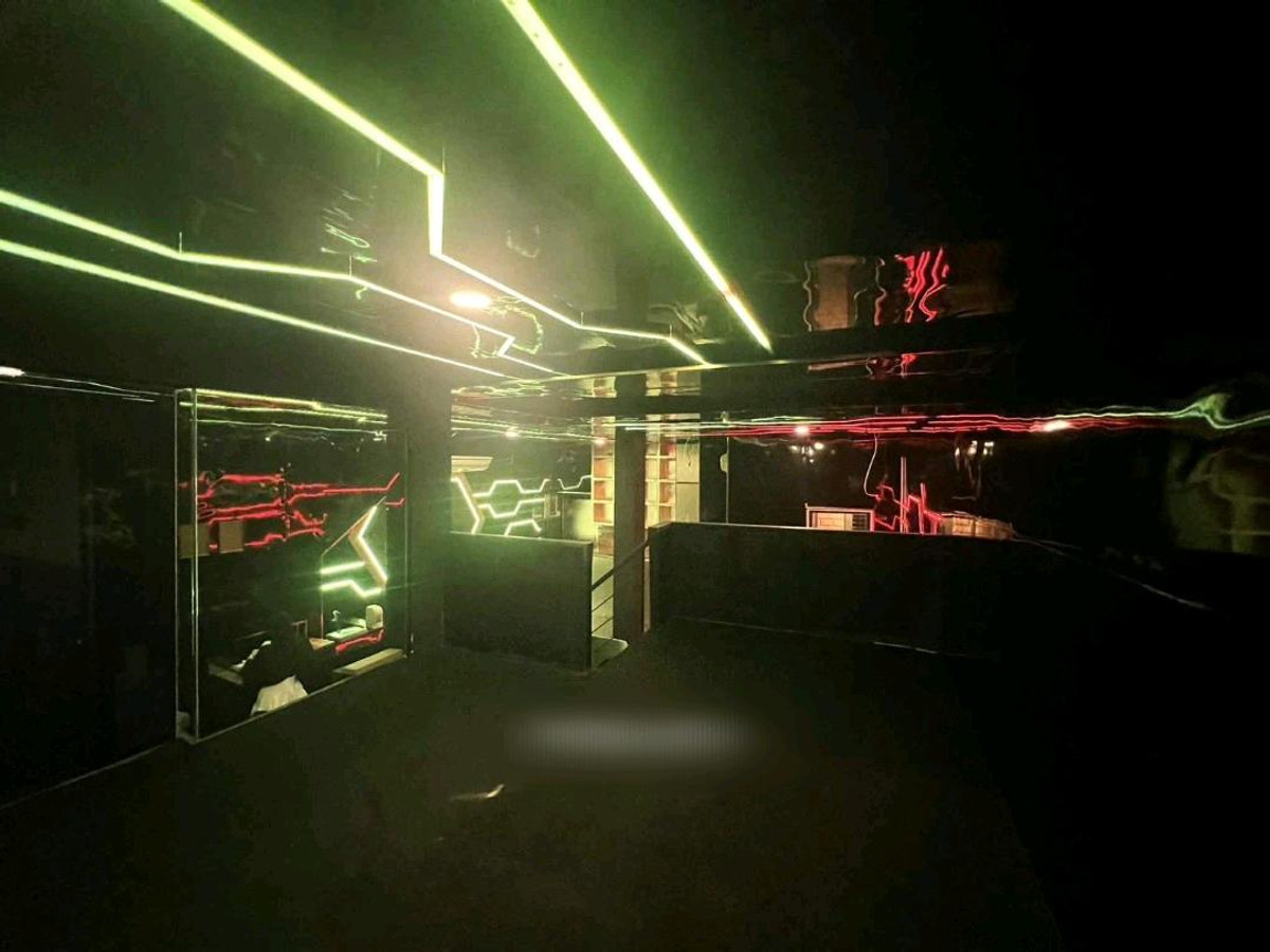 เซ้งอาคารพาณิชย์สีลม ศาลาแดง บางรัก : ประกาศเซ้งกิจการ KTV – ตึกแถว 2 คูหา 3 ชั้น ทำเลซอยธนิยะ สีลม