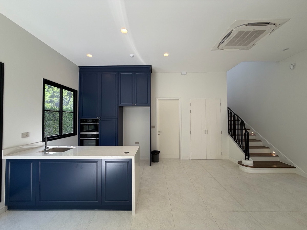 ขายบ้านเกษตรศาสตร์ รัชโยธิน : Narasiri Phahol-Watcharapol ที่ดิน 90 ตรว. พื้นที่ใช่สอย 378 ตรม. 