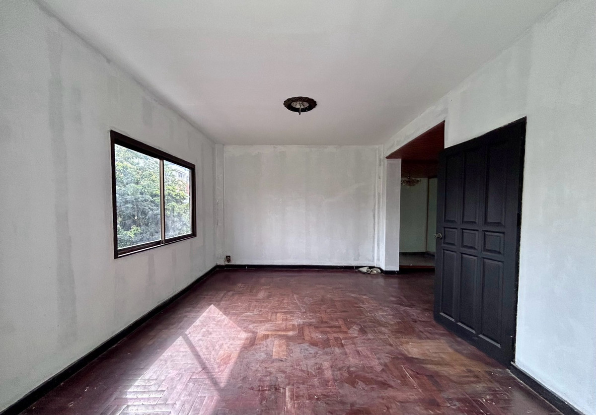 สำนักงานสุขุมวิท อโศก ทองหล่อ : 📢👇อาคารพาณิชย์ 3.5 ชั้น ทำเลใจกลางเมือง เหมาะสำหรับอยู่อาศัย ทำเป็นโฮมออฟฟิศ ปล่อยเช่า หรือปรับปรุงต่อได้ *ขายและเช่าตามสภาพ*กรณีเช่า: ไม่รับธุรกิจครัวร้อน ร้านกัญชา และร้านแอลกอฮอล์