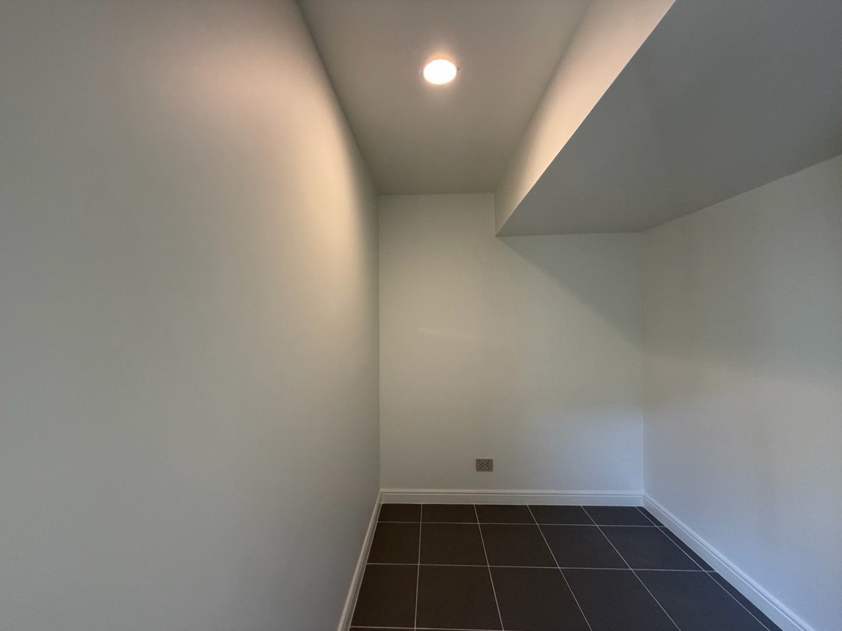 ขายบ้านเกษตรศาสตร์ รัชโยธิน : Narasiri Phahol-Watcharapol ที่ดิน 90 ตรว. พื้นที่ใช่สอย 378 ตรม. 