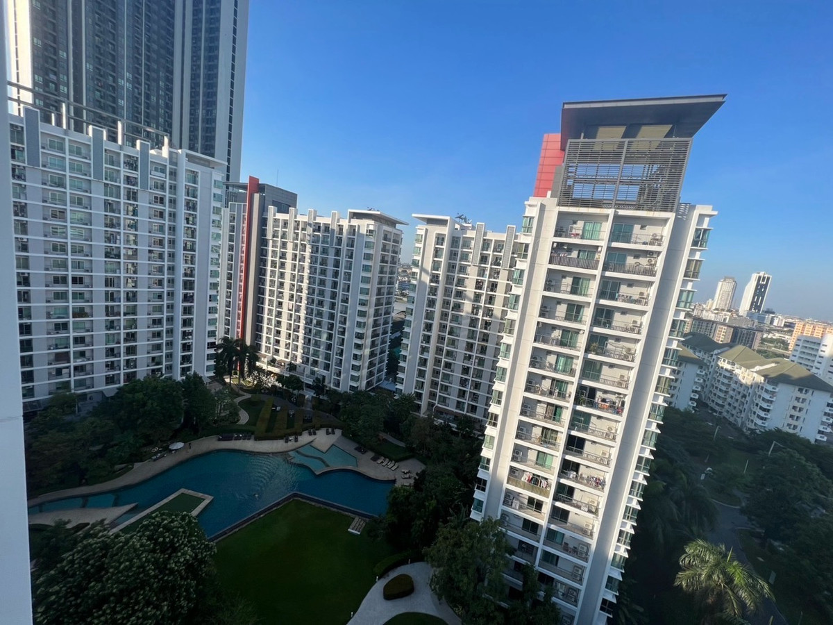 For RentCondoPattanakan, Srinakarin : 🌱 For rent The Parkland Srinakarin (The Parkland Srinakarin)  🛏️ 2 bedrooms 🛁 2 bathrooms 🛋️ 1 living room, size 66 sq m., 14th floor, Building A ⛲️ Pool view ✨ Price 18,000 baht ✨