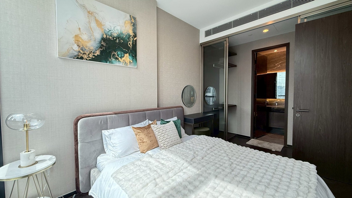 ขายคอนโดสุขุมวิท อโศก ทองหล่อ : ขายคอนโด The ESSE Sukhumvit 36 คอนโดหรู ติดถนนสุขุมวิทและ BTS ทองหล่อ 1 ห้องนอน 1 ห้องน้ำ ตกแต่งครบ ห้องสวน พร้อมเข้าอยู่ 