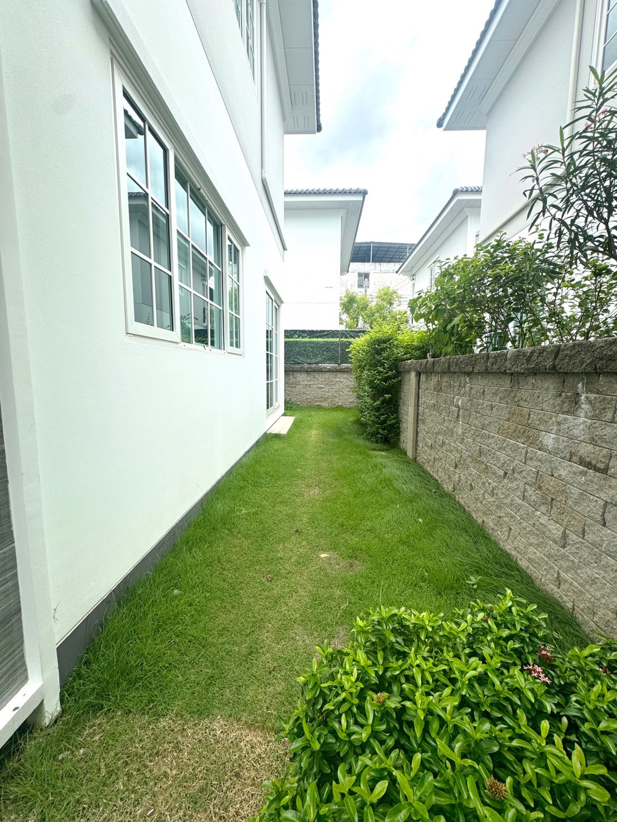 For RentHouseSamut Prakan,Samrong : K-6634 Beautiful house, ready to move in, for rent, Golden Neo Sukhumvit Lasalle, near BTS Bearing and Samrong. and Bangna Bang Phli Expressway