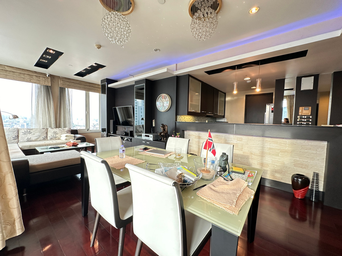 For SaleCondoWitthayu, Chidlom, Langsuan, Ploenchit : Pet-Friendly 3-Bedroom Condo for Sale at Manhattan Chidlom