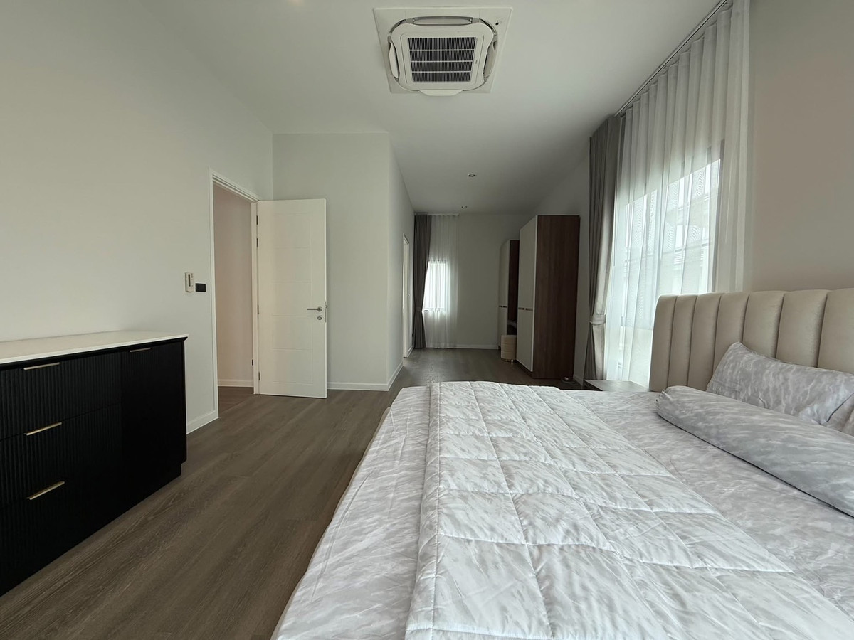 บ้านบางนา แบริ่ง ลาซาล : Luxury Living! เศรษฐสิริ บางนา กม.10 (แสนสิริ) | บ้านหลังใหม่ AUSTEN 310 ตร.ม. 4 นอน 5 น้ำ + ห้องแม่บ้าน | ทำเลดีที่สุด! ตรงข้ามคลับเฮ้าส์