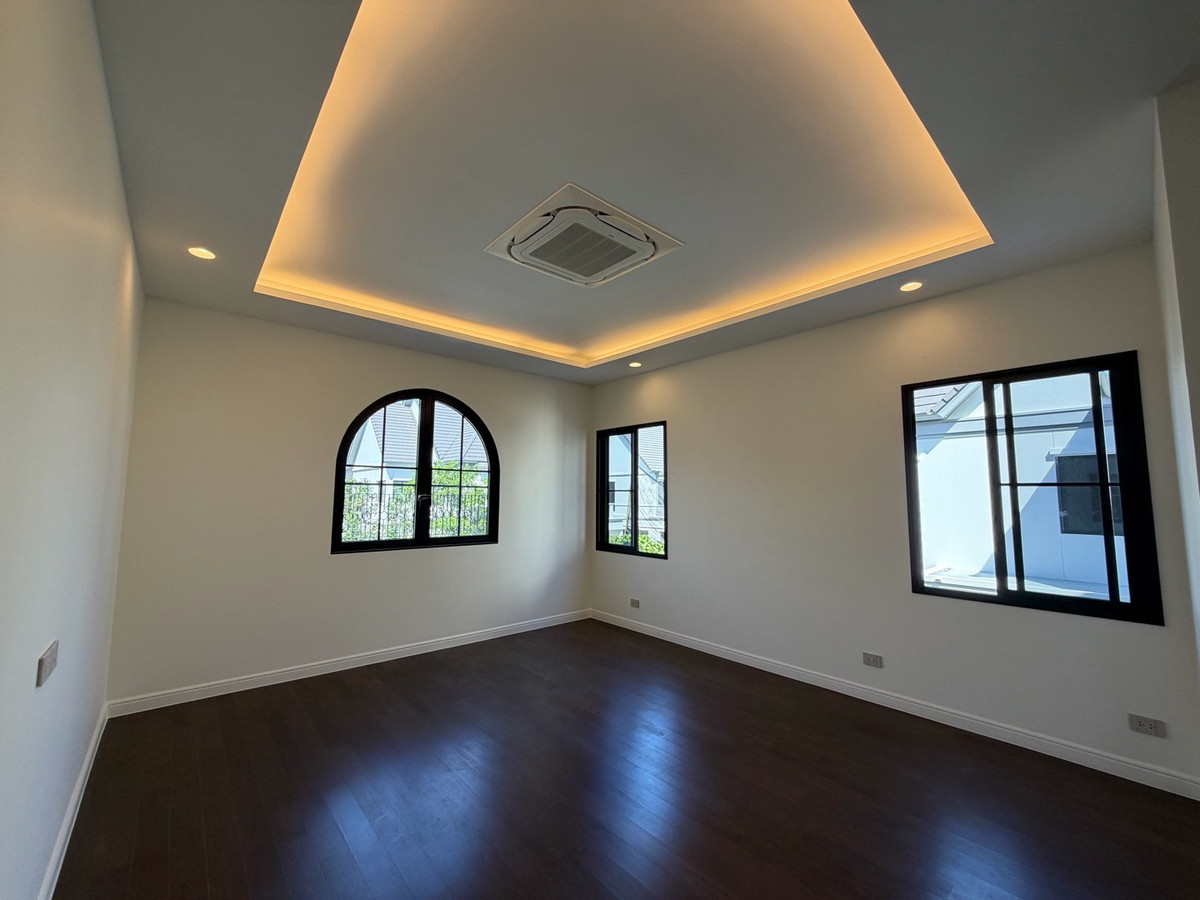 ขายบ้านเกษตรศาสตร์ รัชโยธิน : Narasiri Phahol-Watcharapol ที่ดิน 90 ตรว. พื้นที่ใช่สอย 378 ตรม. 