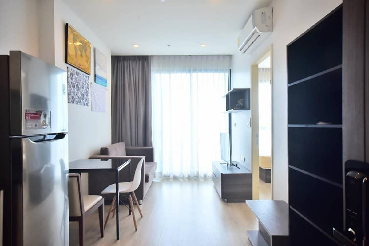 For RentCondoRatchadapisek, Huaikwang, Suttisan : !! Beautiful room for rent, Quinn Ratchada 17 Condo, near MRT Sutthisan.