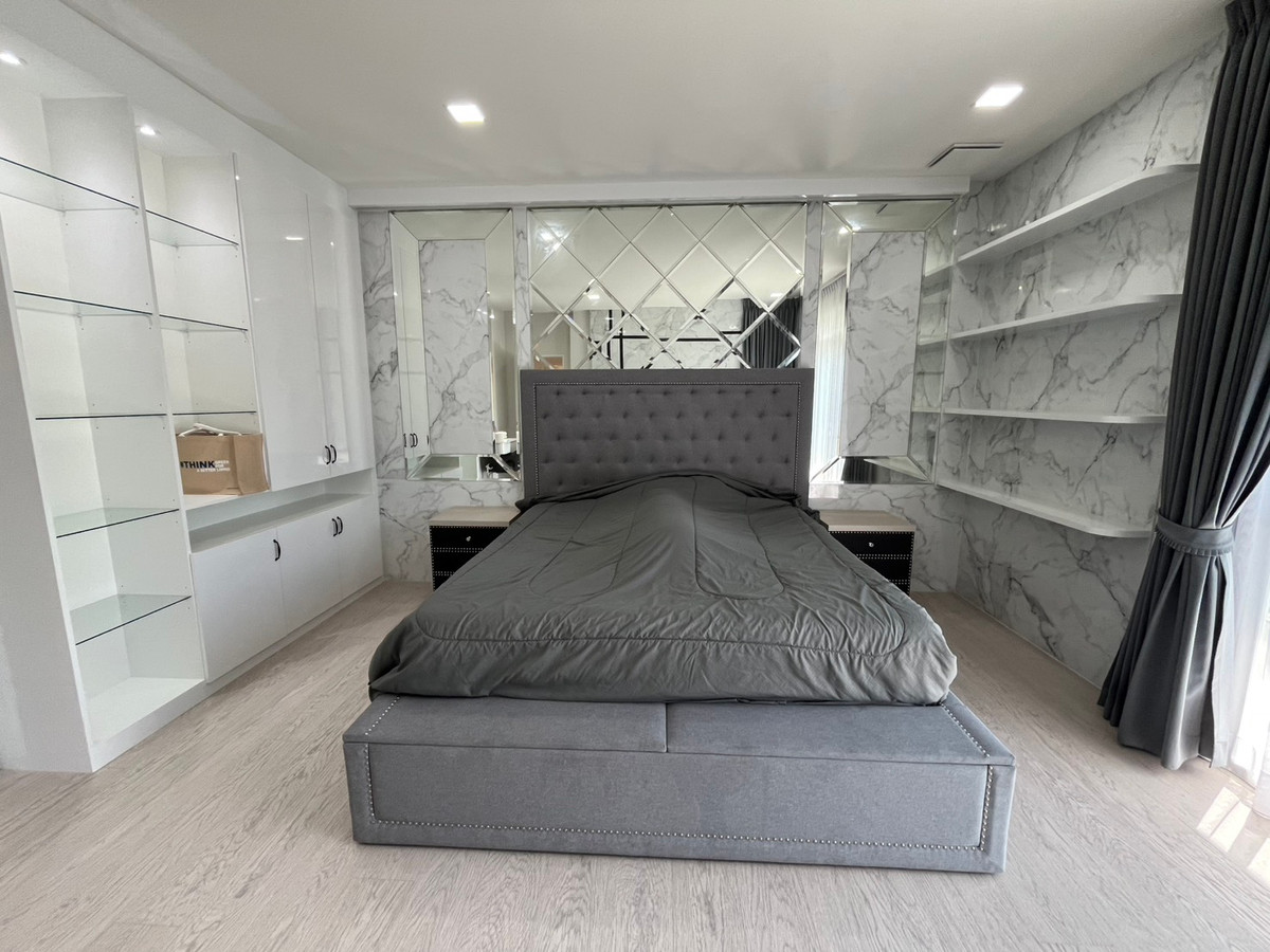 ขายบ้านลาดกระบัง สุวรรณภูมิ : SPECIAL DEAL 🏡 บ้านเดี่ยว Mantana 2 Motorway – New Krungthepkreetha 💰 ราคา 17,500,000 บาท – ราคาดีที่สุดในโครงการ 🏷 บ้านมือ 2 สภาพมือ 1 📐 ขนาดที่ดิน 111.8 ตร.ว. | พื้นที่ใช้สอย 286 ตร.ม. | แบบบ้าน Expandio ขนาดใหญ่ที่สุด