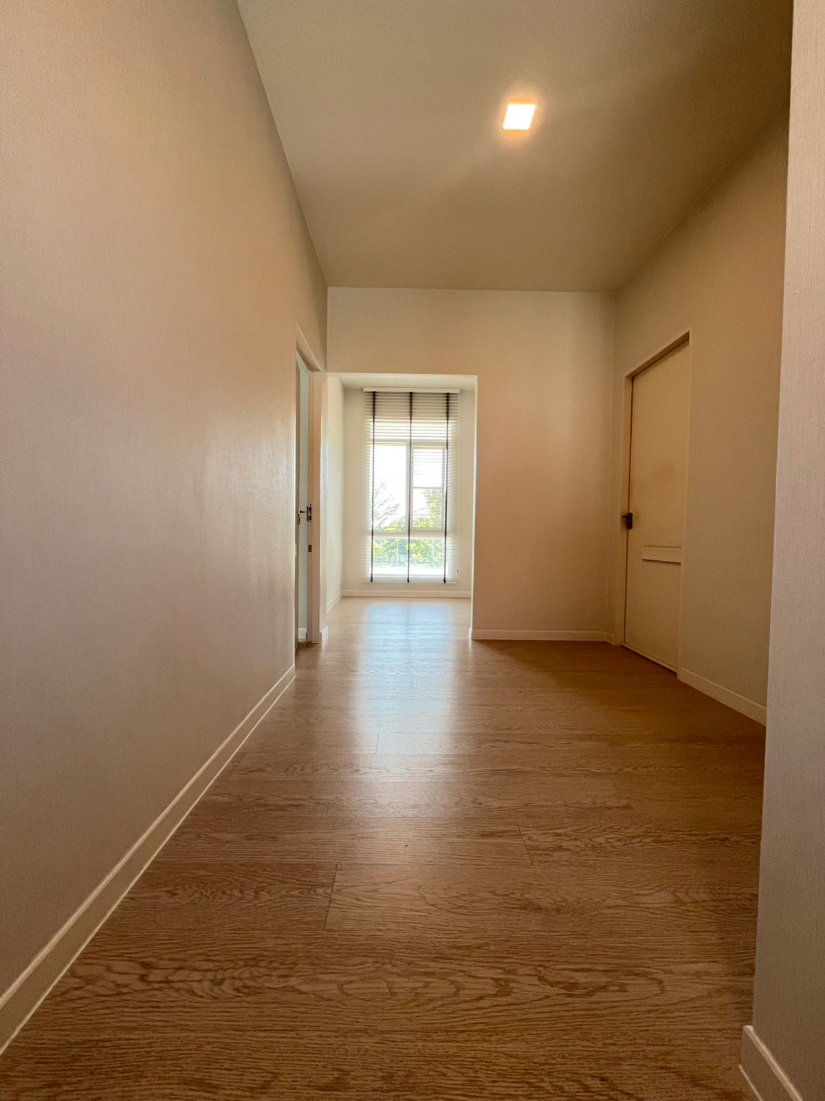 ขายบ้านลาดกระบัง สุวรรณภูมิ : SPECIAL DEAL 🏡 บ้านเดี่ยว Mantana 2 Motorway – New Krungthepkreetha 💰 ราคา 17,500,000 บาท – ราคาดีที่สุดในโครงการ 🏷 บ้านมือ 2 สภาพมือ 1 📐 ขนาดที่ดิน 111.8 ตร.ว. | พื้นที่ใช้สอย 286 ตร.ม. | แบบบ้าน Expandio ขนาดใหญ่ที่สุด