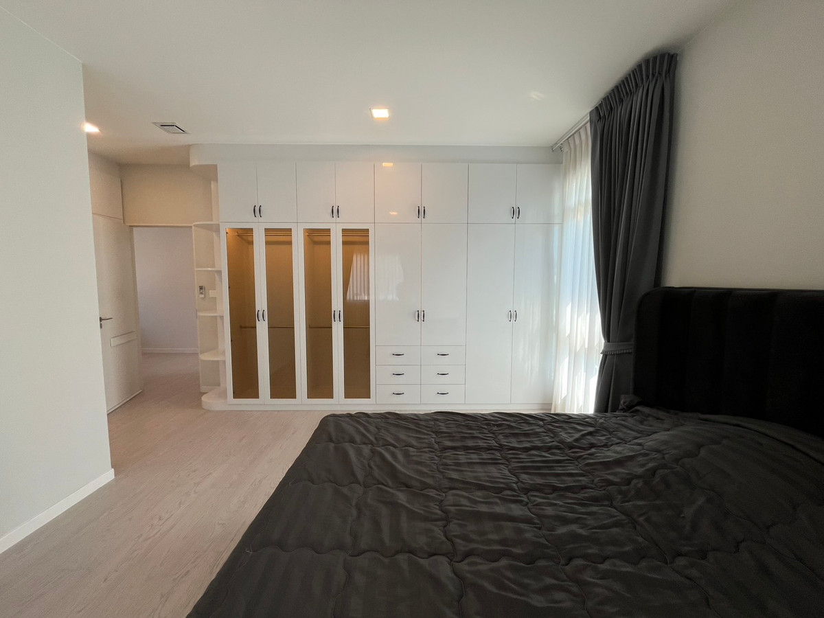 ขายบ้านลาดกระบัง สุวรรณภูมิ : SPECIAL DEAL 🏡 บ้านเดี่ยว Mantana 2 Motorway – New Krungthepkreetha 💰 ราคา 17,500,000 บาท – ราคาดีที่สุดในโครงการ 🏷 บ้านมือ 2 สภาพมือ 1 📐 ขนาดที่ดิน 111.8 ตร.ว. | พื้นที่ใช้สอย 286 ตร.ม. | แบบบ้าน Expandio ขนาดใหญ่ที่สุด