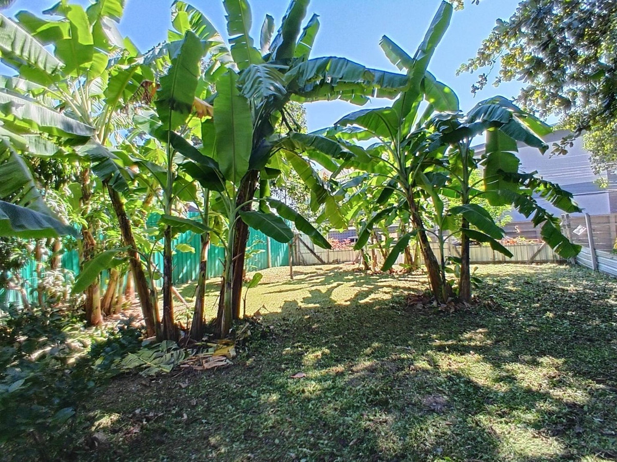 For SaleLandChaengwatana, Muangthong : Land for sale in the middle of the city, very good location, orange layout.