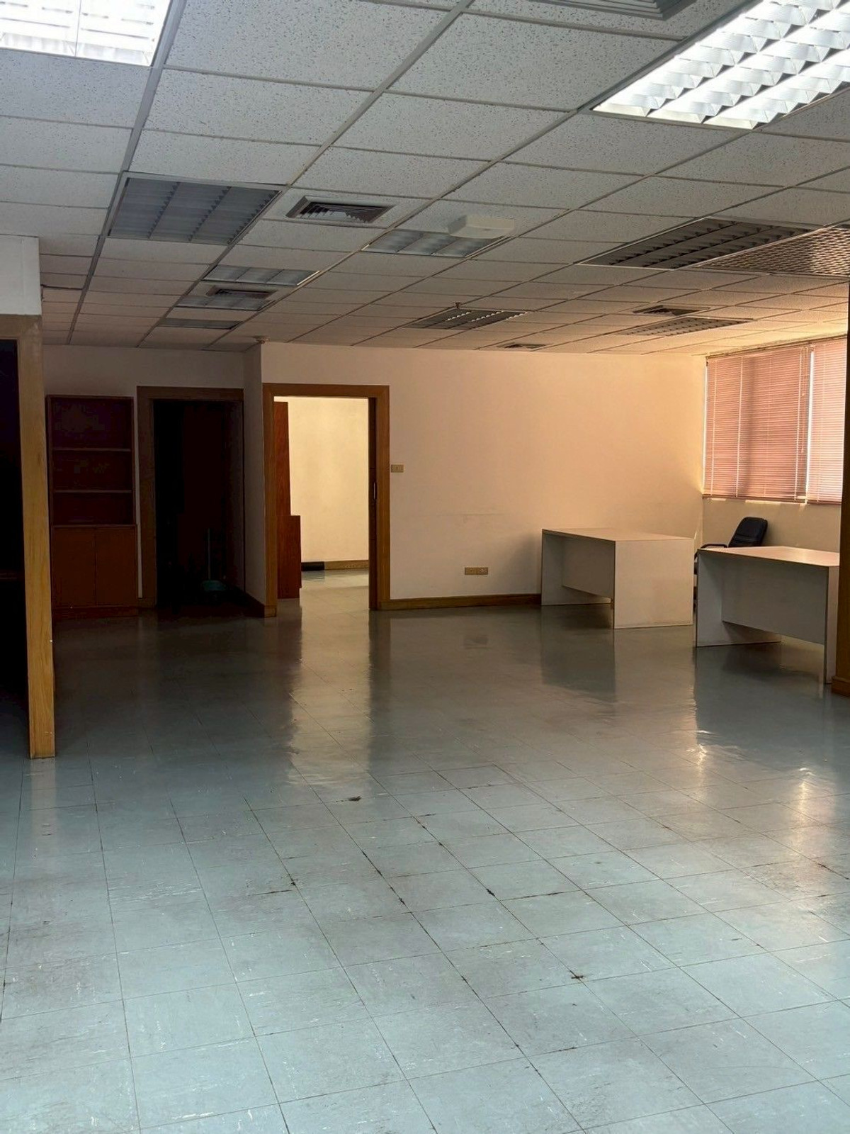 ขายสำนักงานพระราม 9 เพชรบุรีตัดใหม่ RCA : ขาย อาคารสำนักงาน อาคารว่องวานิช พระราม 9 รัชดา เนื้อที่ 189.15 ตาราเมตร ชั้น 22 