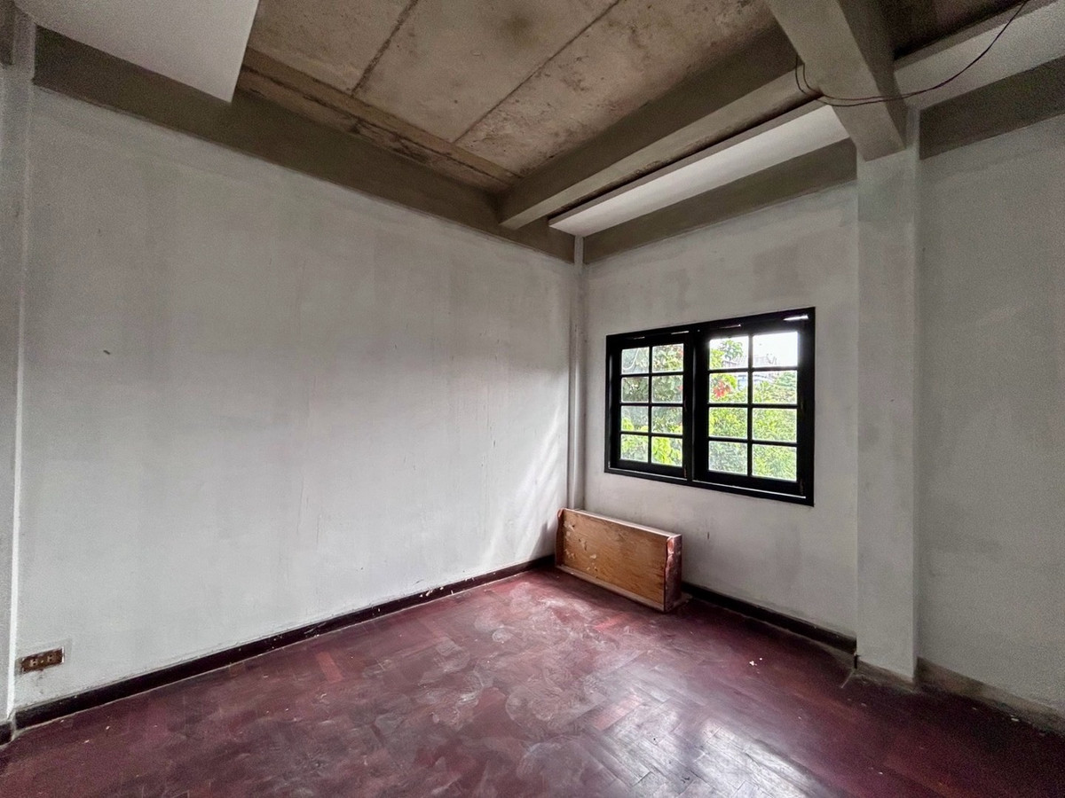 สำนักงานสุขุมวิท อโศก ทองหล่อ : 📢👇อาคารพาณิชย์ 3.5 ชั้น ทำเลใจกลางเมือง เหมาะสำหรับอยู่อาศัย ทำเป็นโฮมออฟฟิศ ปล่อยเช่า หรือปรับปรุงต่อได้ *ขายและเช่าตามสภาพ*กรณีเช่า: ไม่รับธุรกิจครัวร้อน ร้านกัญชา และร้านแอลกอฮอล์