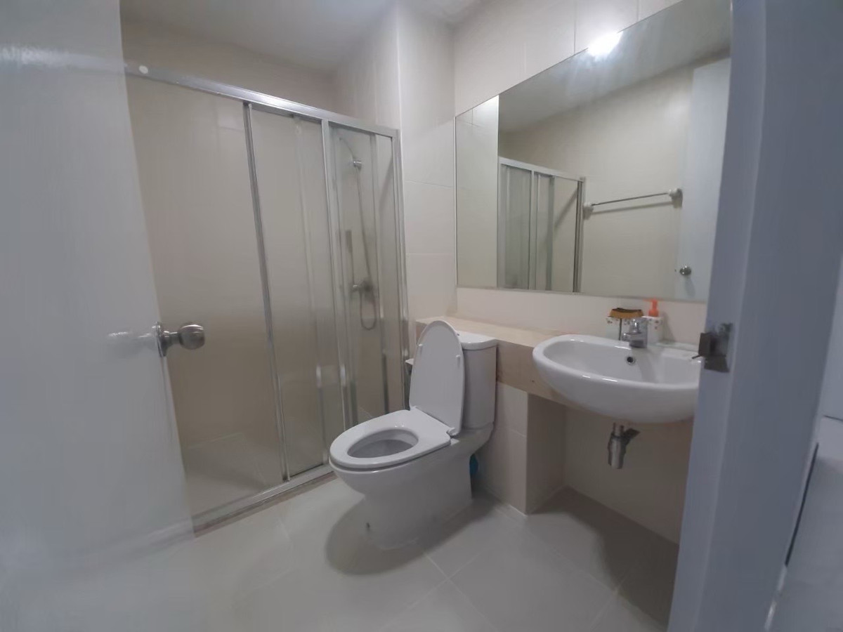 For RentCondoPattanakan, Srinakarin : 🌱 For rent The Parkland Srinakarin (The Parkland Srinakarin)  🛏️ 2 bedrooms 🛁 2 bathrooms 🛋️ 1 living room, size 66 sq m., 14th floor, Building A ⛲️ Pool view ✨ Price 18,000 baht ✨