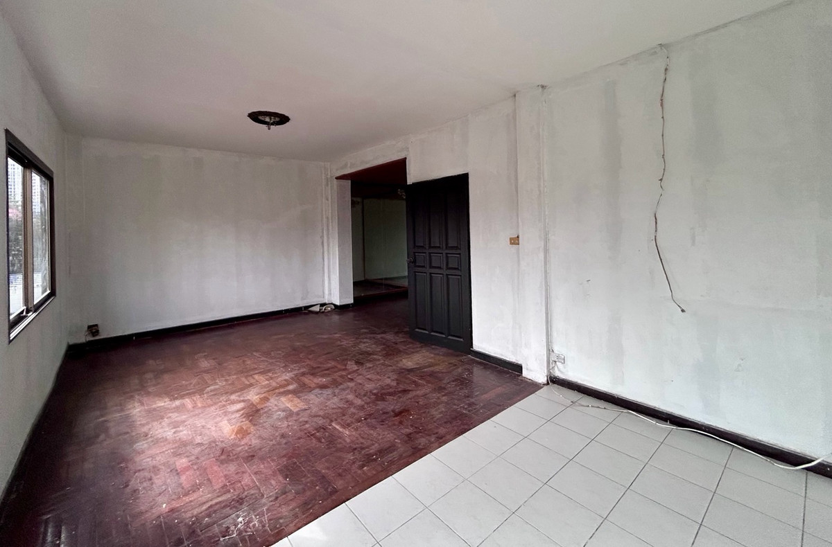 สำนักงานสุขุมวิท อโศก ทองหล่อ : 📢👇อาคารพาณิชย์ 3.5 ชั้น ทำเลใจกลางเมือง เหมาะสำหรับอยู่อาศัย ทำเป็นโฮมออฟฟิศ ปล่อยเช่า หรือปรับปรุงต่อได้ *ขายและเช่าตามสภาพ*กรณีเช่า: ไม่รับธุรกิจครัวร้อน ร้านกัญชา และร้านแอลกอฮอล์