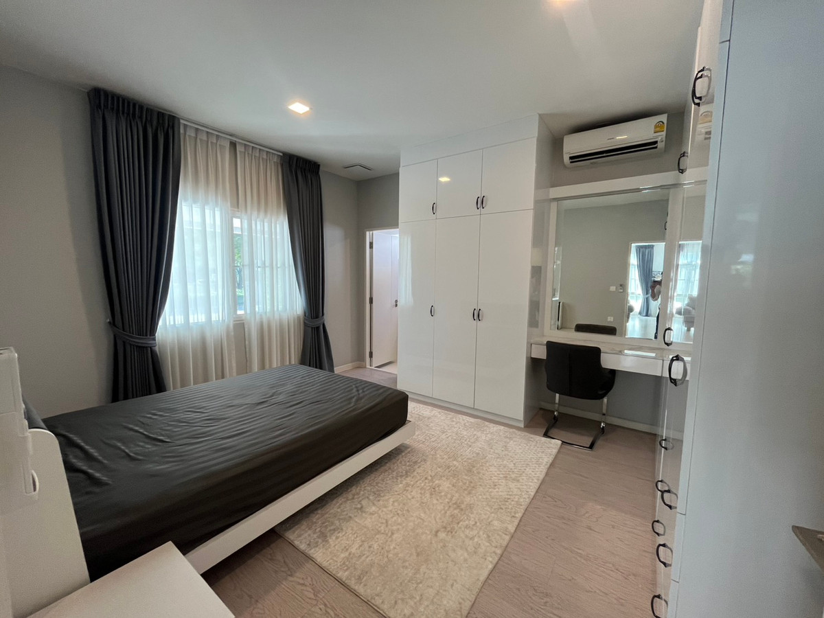 ขายบ้านลาดกระบัง สุวรรณภูมิ : SPECIAL DEAL 🏡 บ้านเดี่ยว Mantana 2 Motorway – New Krungthepkreetha 💰 ราคา 17,500,000 บาท – ราคาดีที่สุดในโครงการ 🏷 บ้านมือ 2 สภาพมือ 1 📐 ขนาดที่ดิน 111.8 ตร.ว. | พื้นที่ใช้สอย 286 ตร.ม. | แบบบ้าน Expandio ขนาดใหญ่ที่สุด