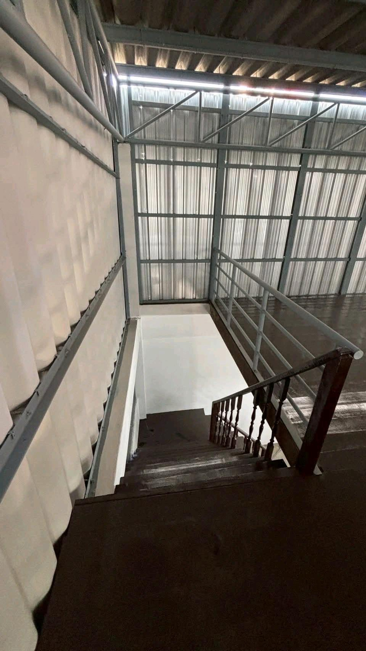 ให้เช่าโกดังวงเวียนใหญ่ เจริญนคร : 🏬 ให้เช่าโกดังพร้อมออฟฟิศ – ใกล้ ICONSIAM เพียง 2 กม.