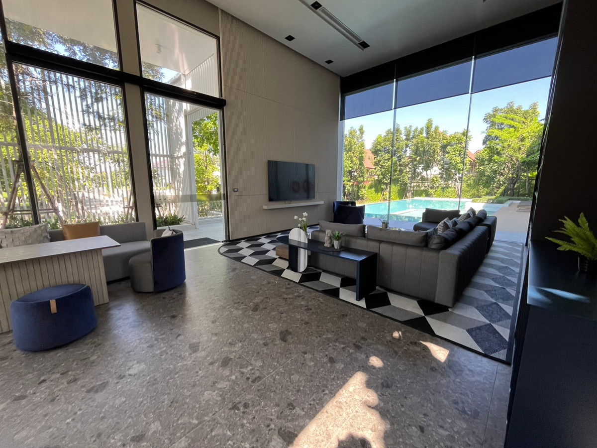 ขายบ้านลาดกระบัง สุวรรณภูมิ : SPECIAL DEAL 🏡 บ้านเดี่ยว Mantana 2 Motorway – New Krungthepkreetha 💰 ราคา 17,500,000 บาท – ราคาดีที่สุดในโครงการ 🏷 บ้านมือ 2 สภาพมือ 1 📐 ขนาดที่ดิน 111.8 ตร.ว. | พื้นที่ใช้สอย 286 ตร.ม. | แบบบ้าน Expandio ขนาดใหญ่ที่สุด