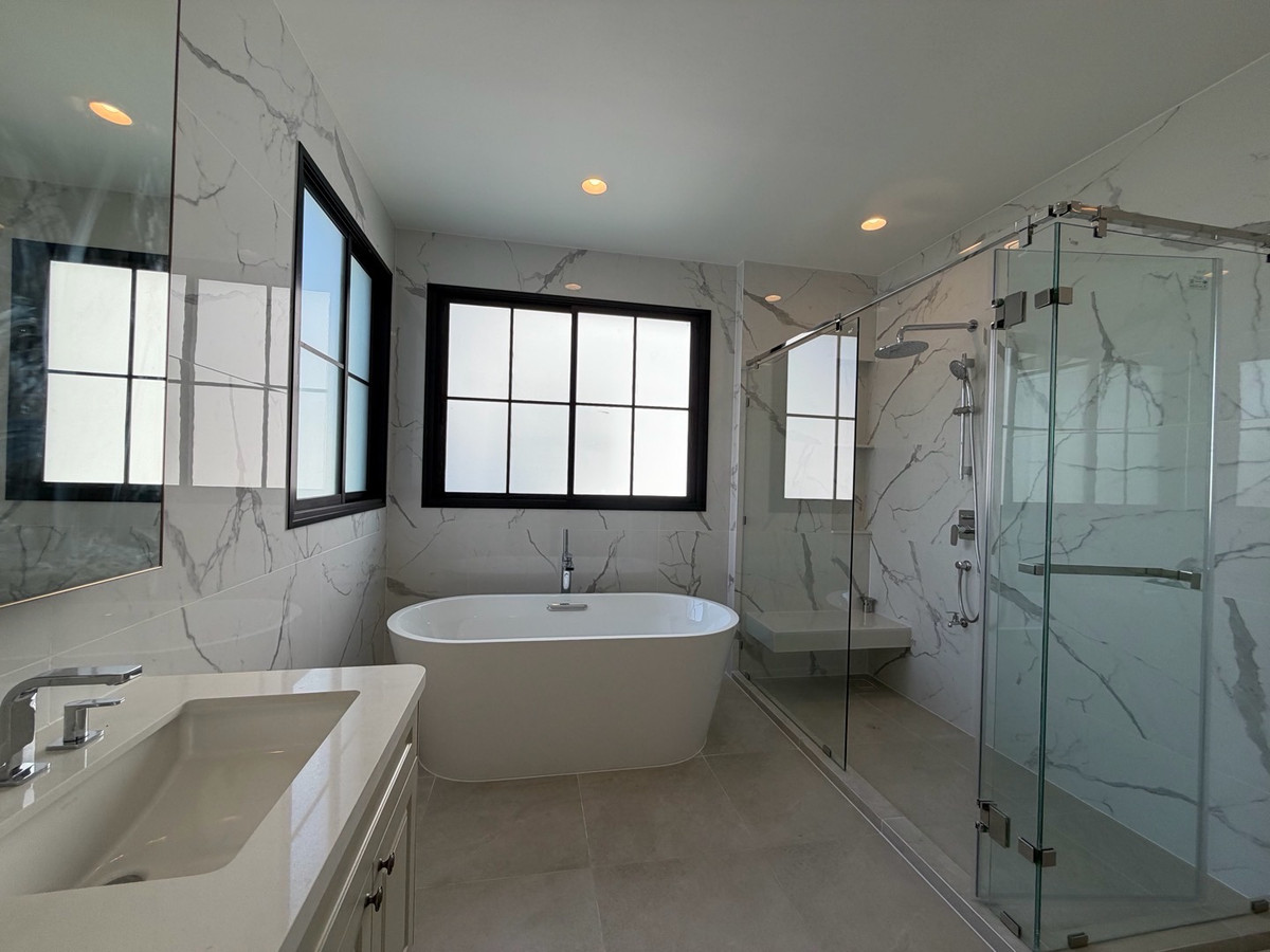 ขายบ้านเกษตรศาสตร์ รัชโยธิน : Narasiri Phahol-Watcharapol ที่ดิน 90 ตรว. พื้นที่ใช่สอย 378 ตรม. 