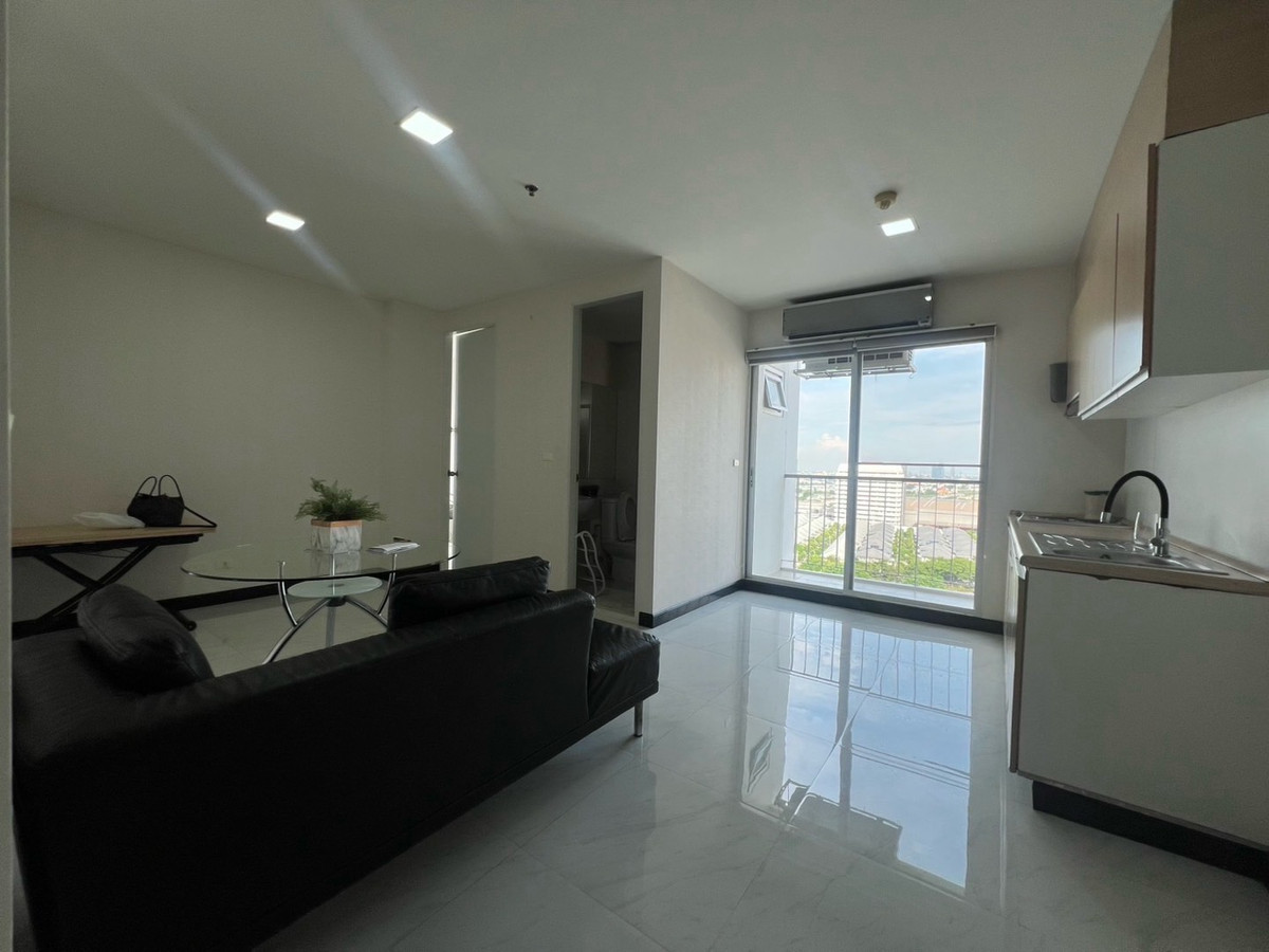 For RentCondoPattanakan, Srinakarin : 🌱 For rent The Parkland Srinakarin (The Parkland Srinakarin)  🛏️ 2 bedrooms 🛁 2 bathrooms 🛋️ 1 living room, size 66 sq m., 14th floor, Building A ⛲️ Pool view ✨ Price 18,000 baht ✨