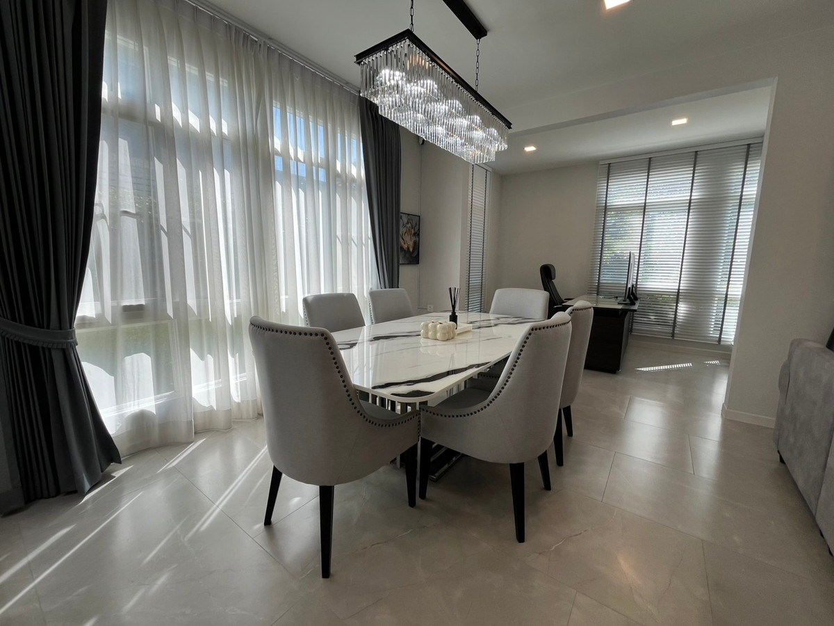 ขายบ้านลาดกระบัง สุวรรณภูมิ : SPECIAL DEAL 🏡 บ้านเดี่ยว Mantana 2 Motorway – New Krungthepkreetha 💰 ราคา 17,500,000 บาท – ราคาดีที่สุดในโครงการ 🏷 บ้านมือ 2 สภาพมือ 1 📐 ขนาดที่ดิน 111.8 ตร.ว. | พื้นที่ใช้สอย 286 ตร.ม. | แบบบ้าน Expandio ขนาดใหญ่ที่สุด